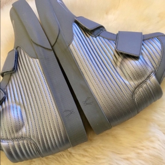 Nike Gray Flystepper 2K3 Sneakers - Picture 4 of 8